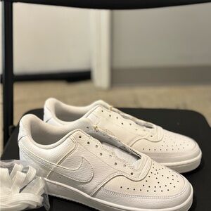 Nike Women’s Court Vision Low